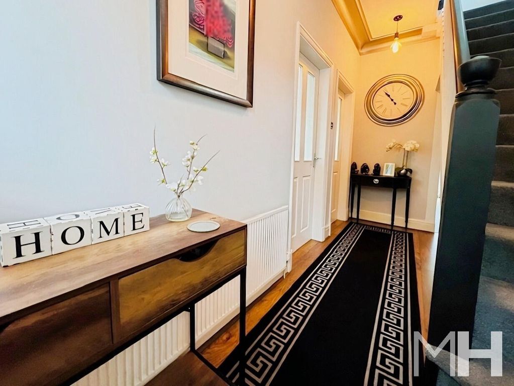 Property photo 3 of 15 Hallway