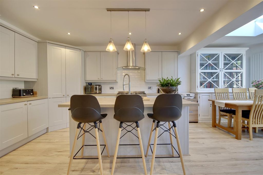 Additional image 6 of 5 bed detached house for saleBrecon Avenue, Portsmouth PO6