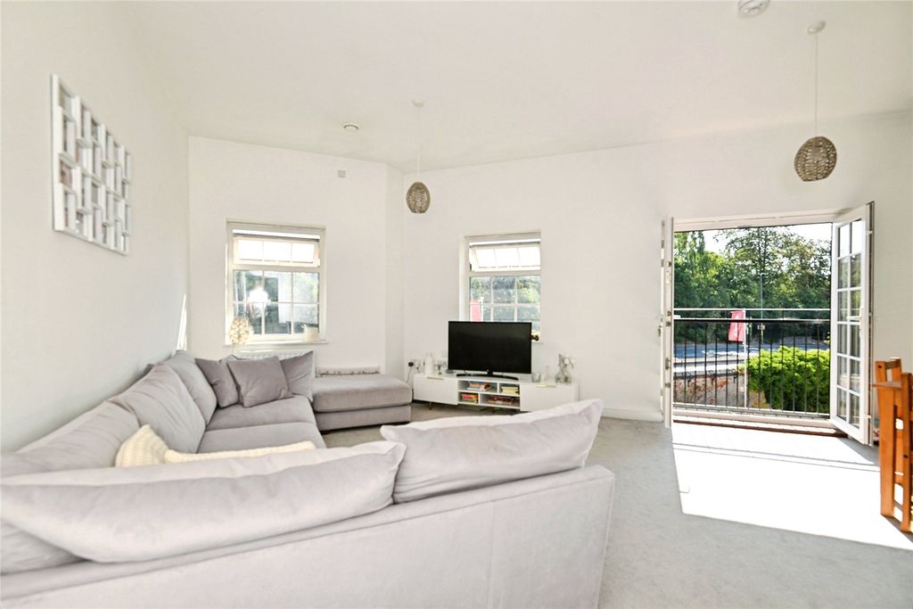 Property photo 1 of 8 Living Room
