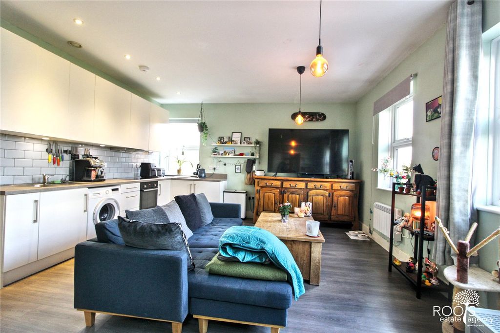 Property photo 2 of 9 Picture No. 08