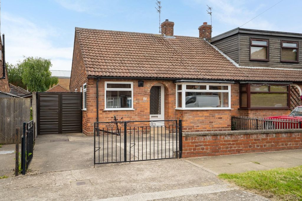 Property photo 1 of 15 External