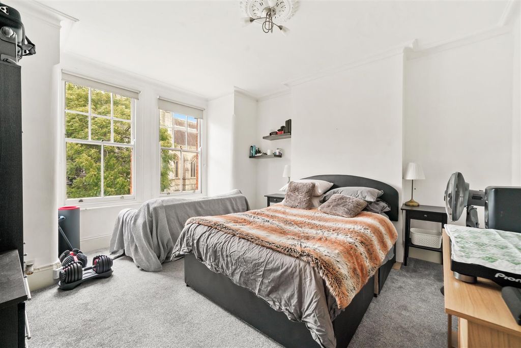 Property photo 3 of 10 Flat 70, Newlands Terrace - 79Duypm9Obqbctufj38Z.J