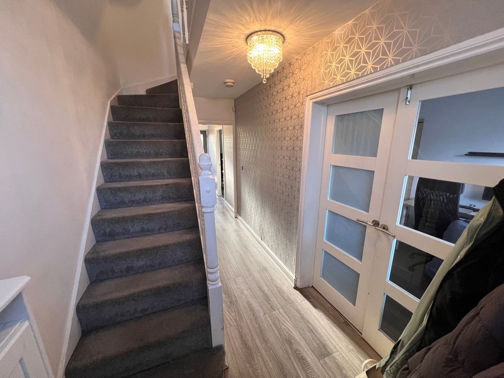 Property photo 3 of 32