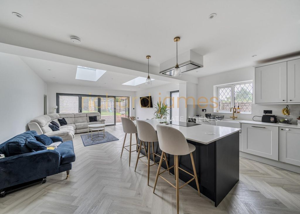 Property photo 2 of 20 d74A8c97-F72A-463d-8c21-Bf006E53A3Ea.Jpg