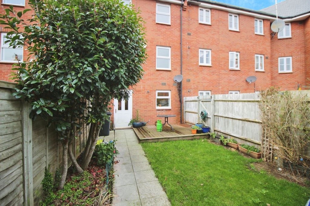 Property photo 3 of 6