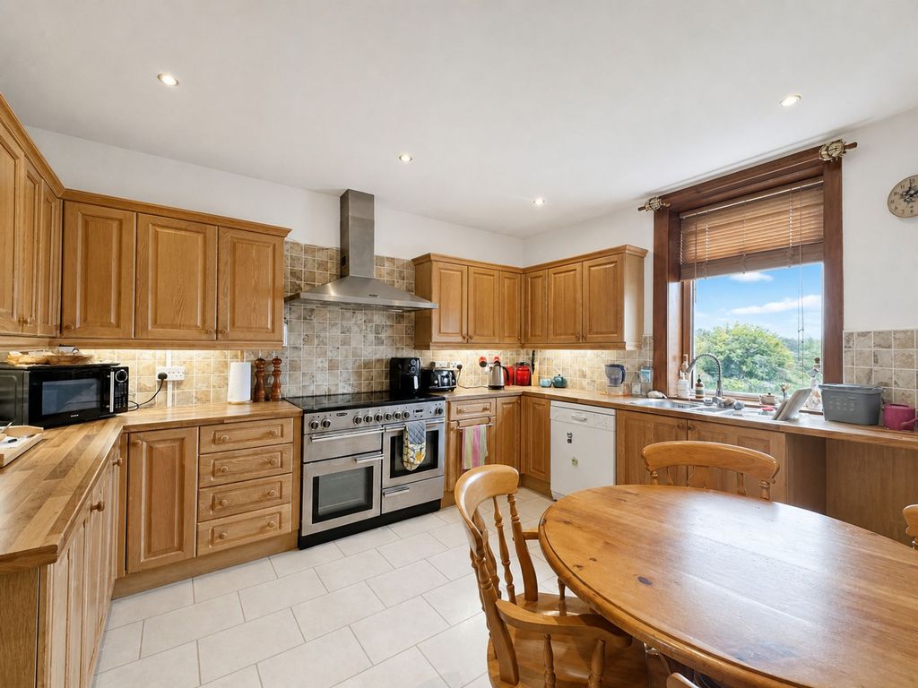 Property photo 3 of 34