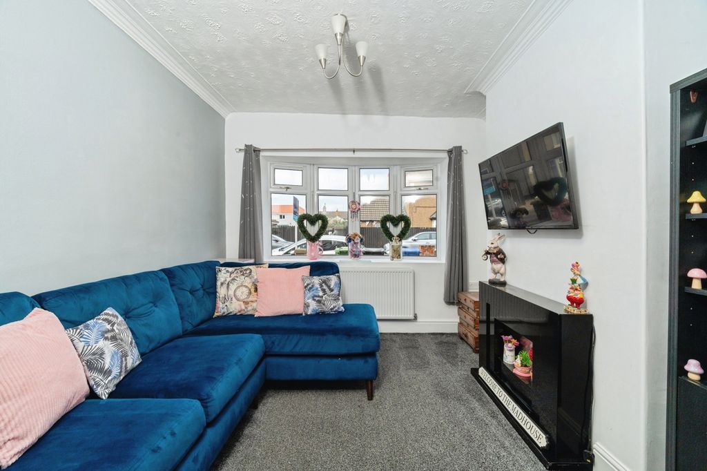 Property photo 2 of 22 Pbox-Img.Jpg