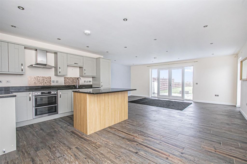 Property photo 2 of 30 Jmp0593Levi Kitchen Lounge (2).Jpg
