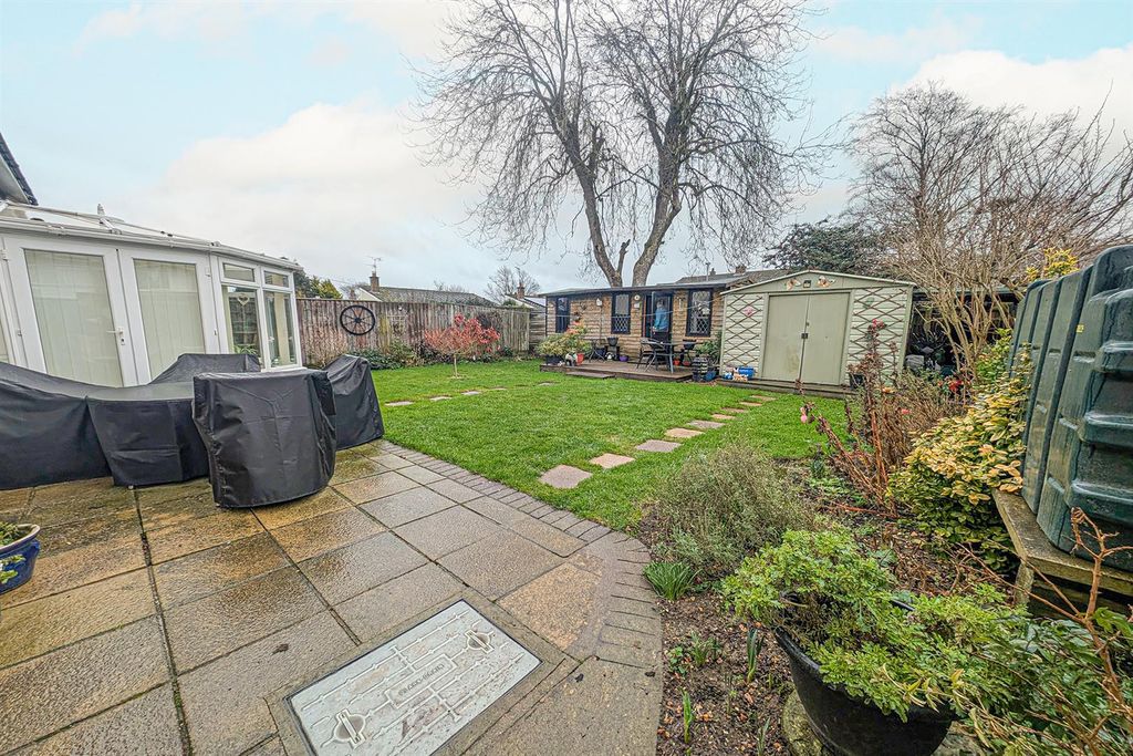 Property photo 2 of 16 Pxl_20260123_102934853.Raw-01.Garden.Jpg