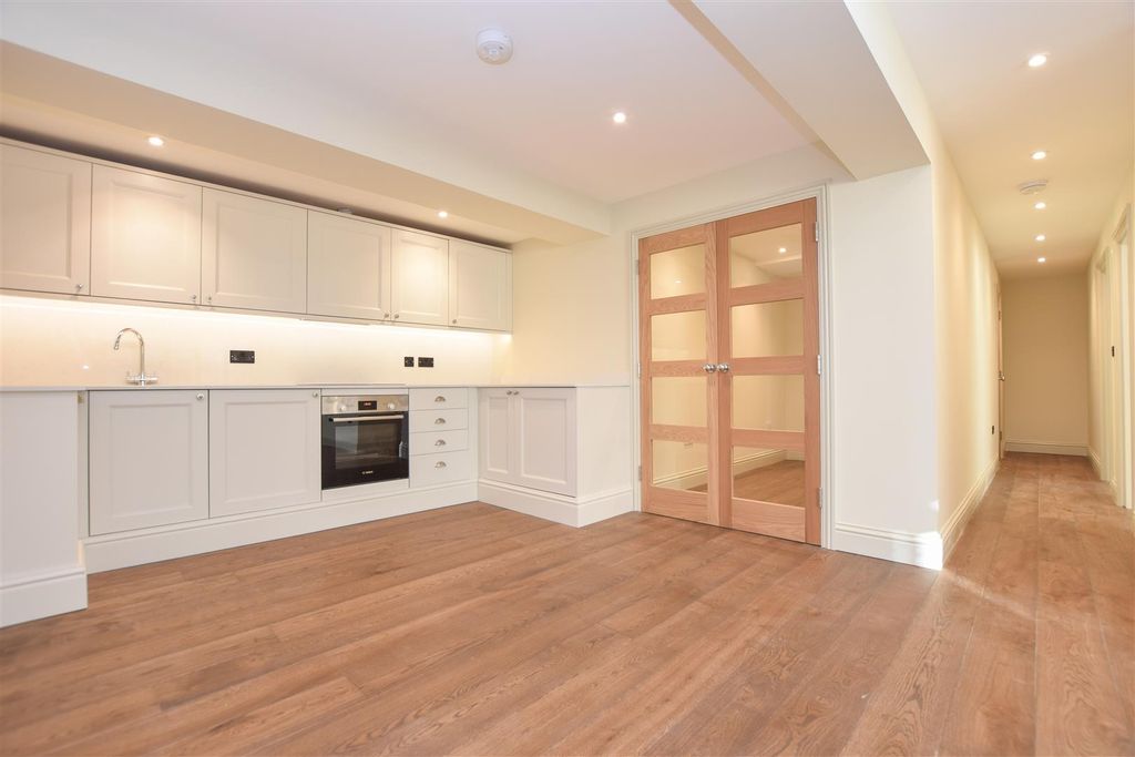 Property photo 1 of 12 Living Space