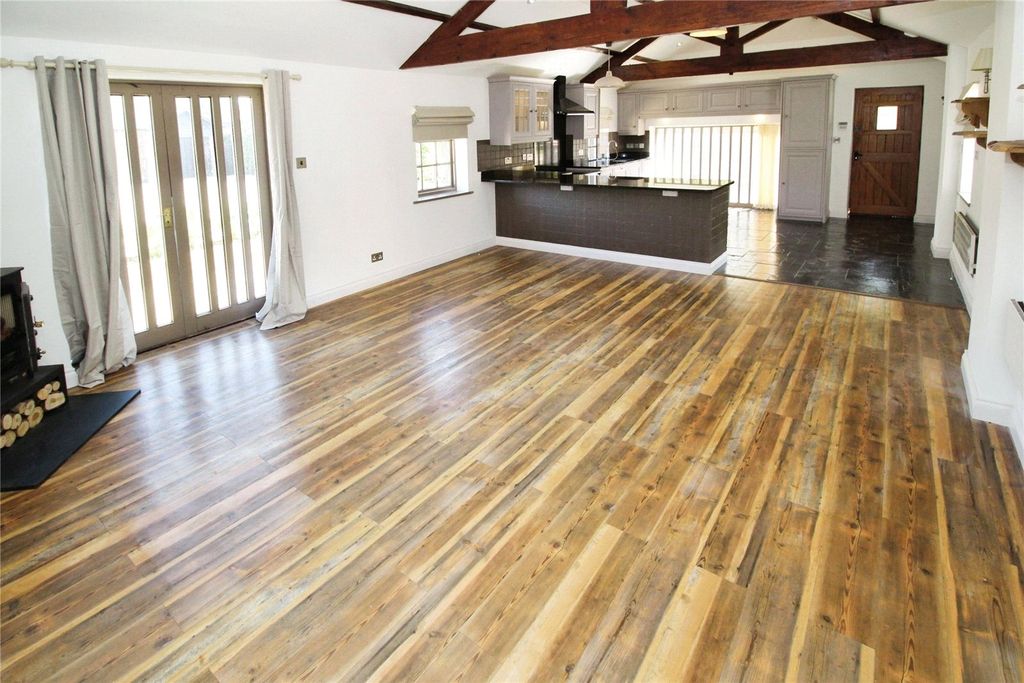 Property photo 2 of 15 Living Room/Dining