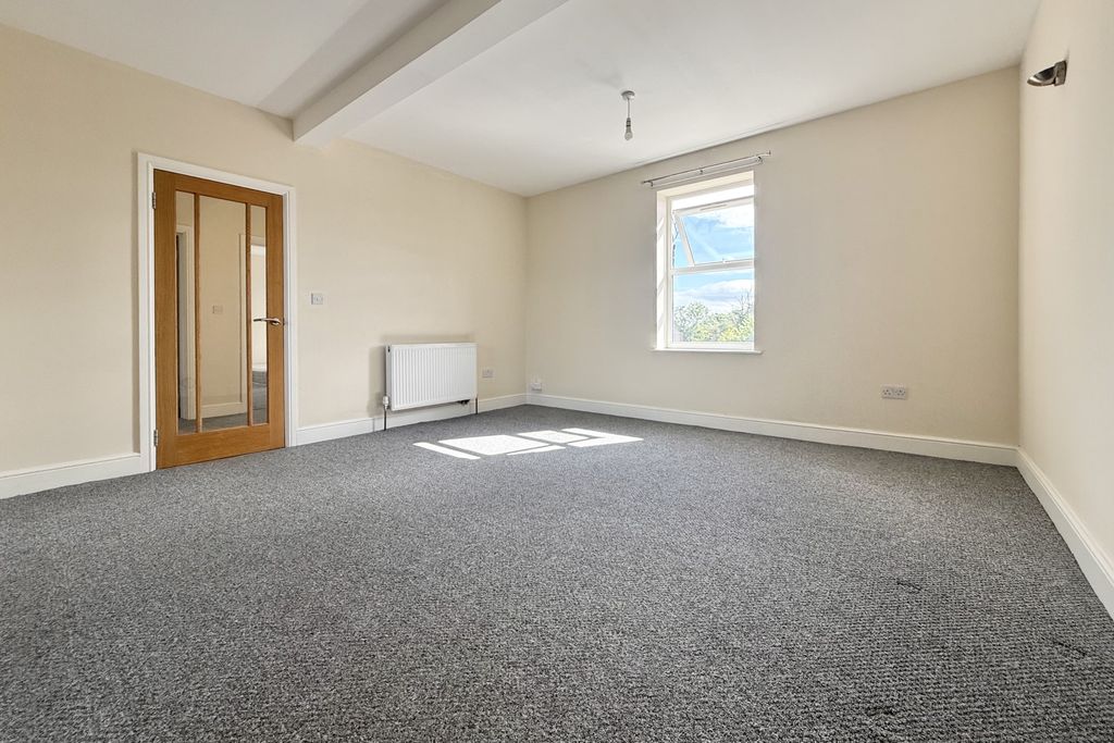 Property photo 2 of 11 2