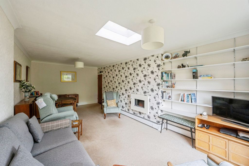 Property photo 2 of 17