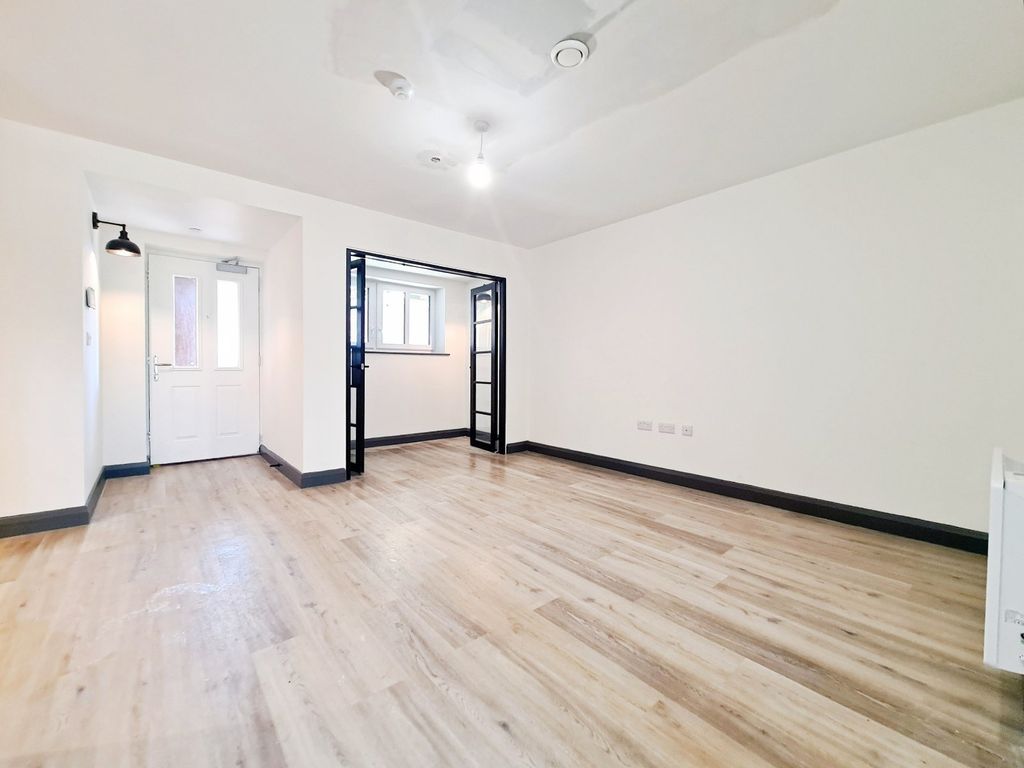 Property photo 2 of 15 Picture No. 03