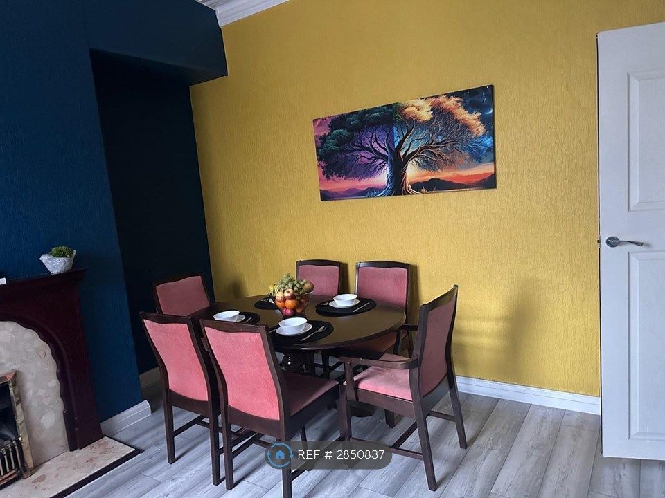 Property photo 2 of 8 Living Room