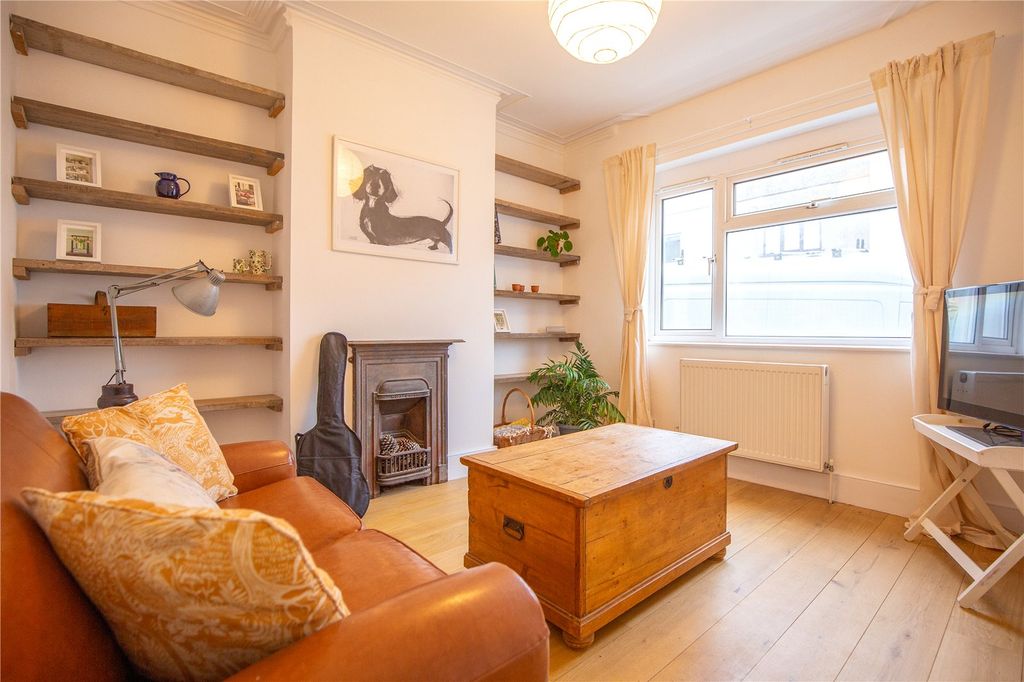 Property photo 3 of 16 Picture No. 13