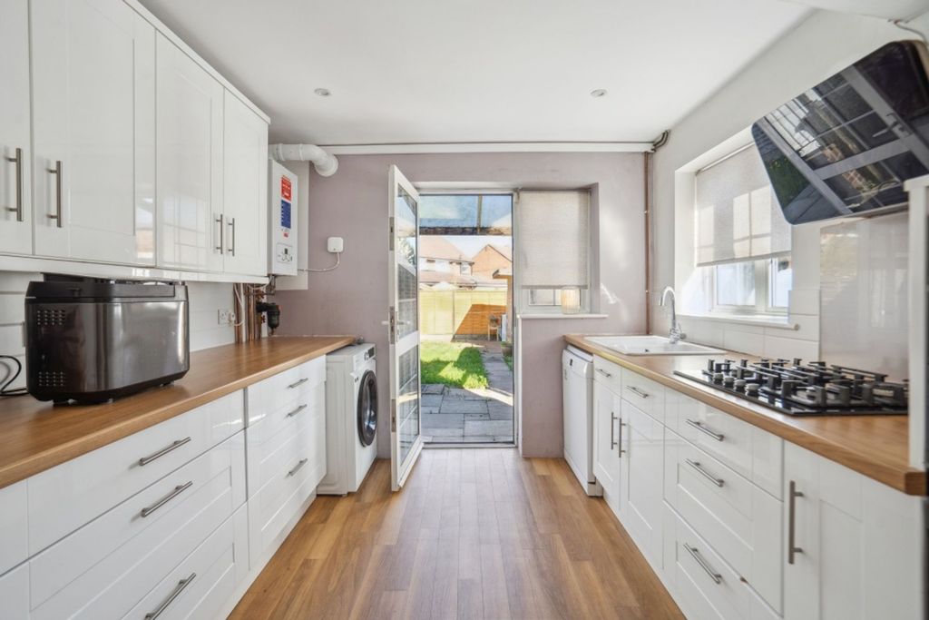 Property photo 2 of 13 Kitchen