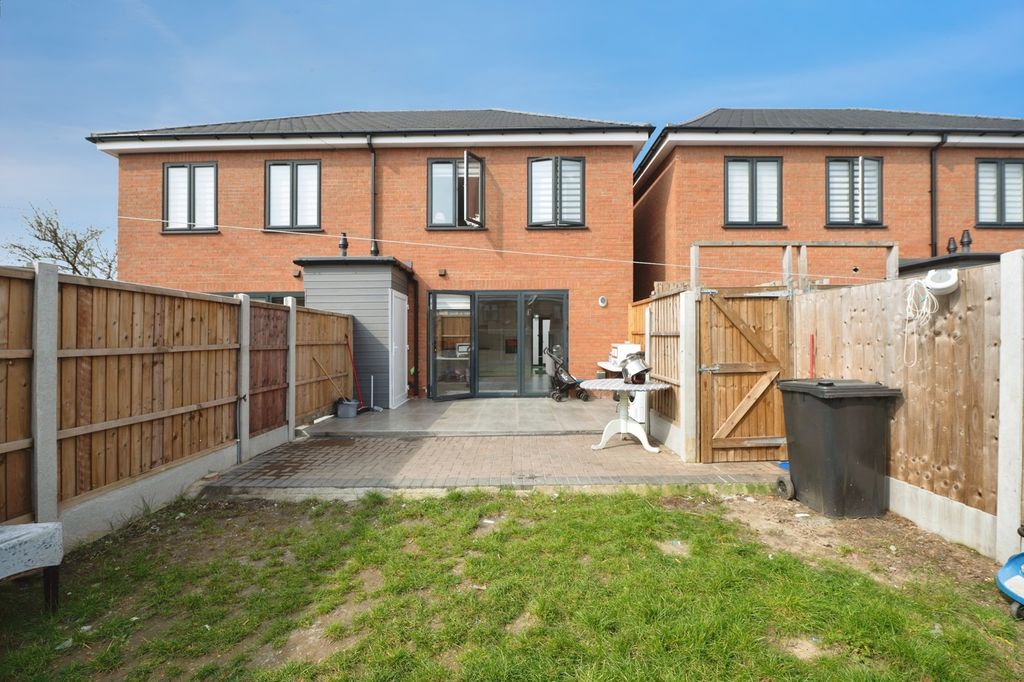 Property photo 3 of 16 Pbox-Img.Jpg