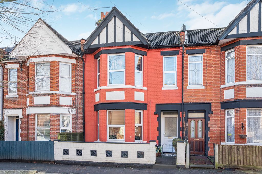 Property photo 1 of 9 Exterior