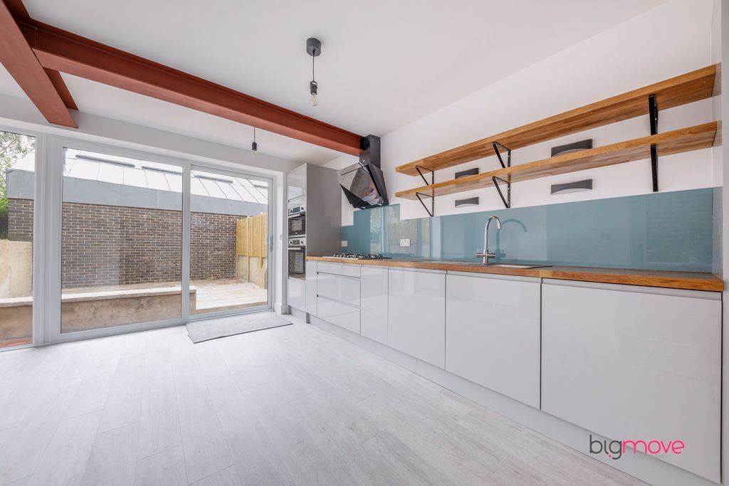 Property photo 3 of 19 Photo 3