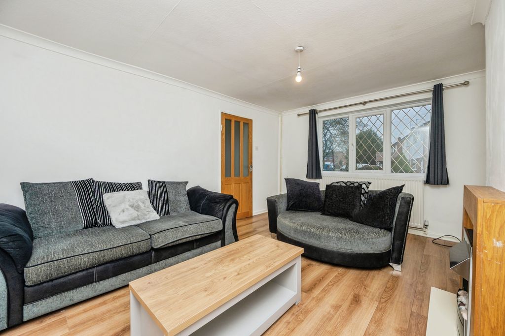 Property photo 2 of 12 Lounge