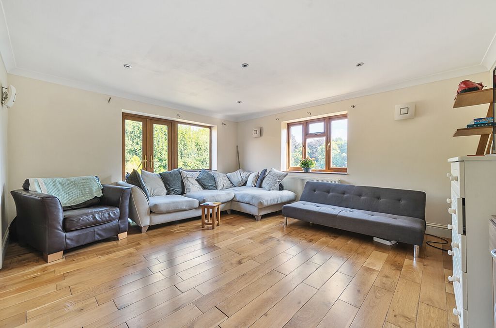 Property photo 2 of 30 1320742-25-688204...