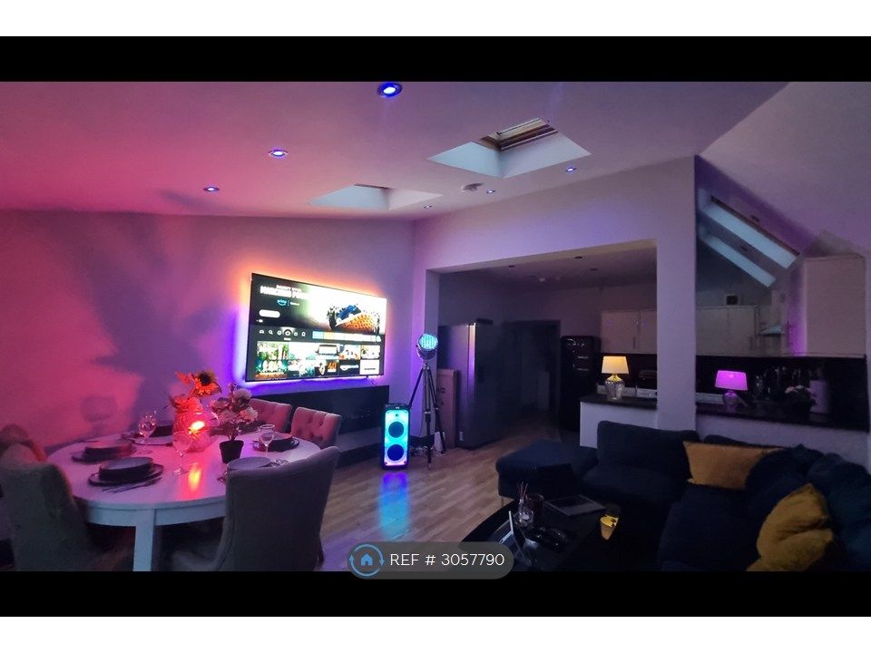 Property photo 1 of 35 Ultra Modern Open Plan Living
