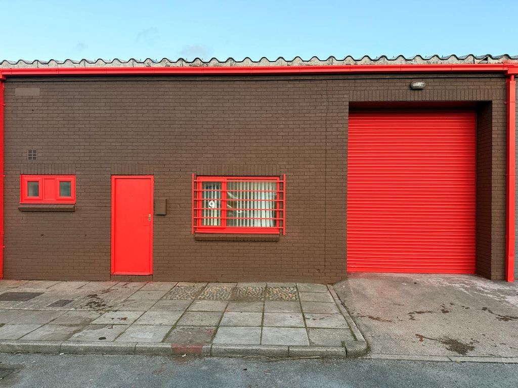 Property photo 2 of 9