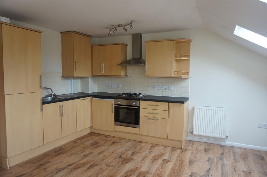 Property photo 2 of 6 Kitchen