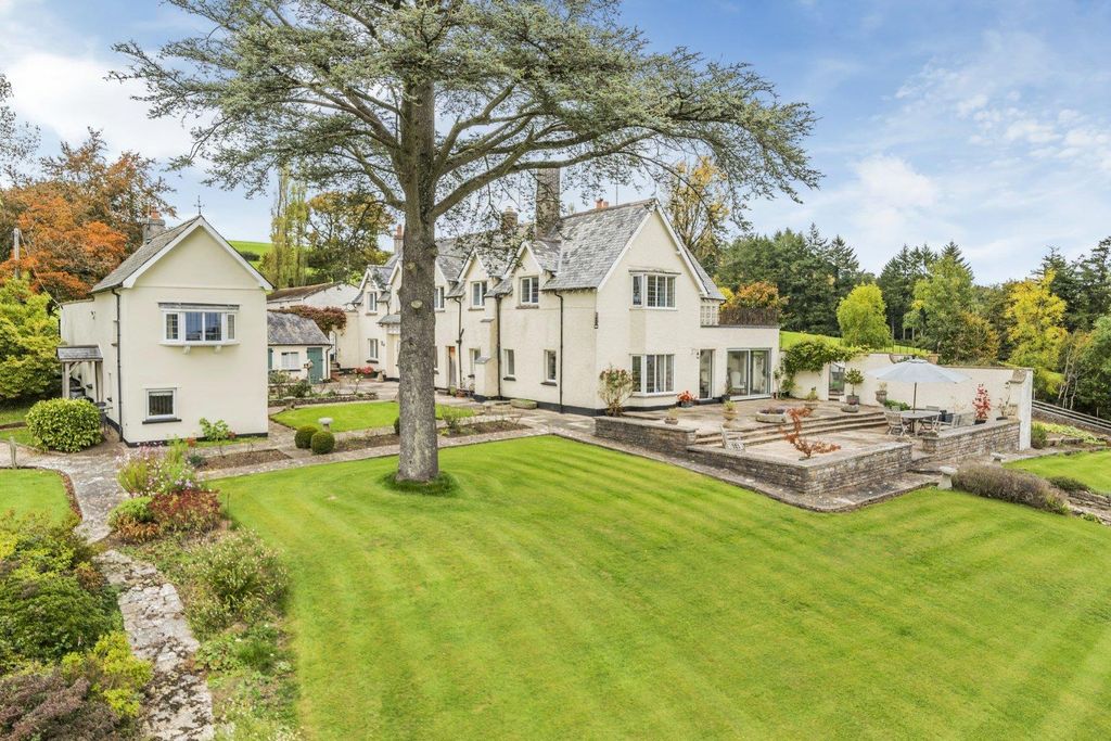 Property photo 1 of 30 Seddons Tiverton