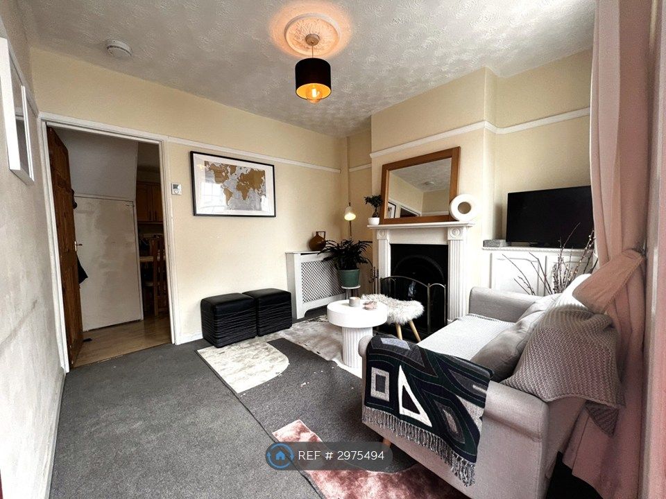 Property photo 1 of 17 Lounge