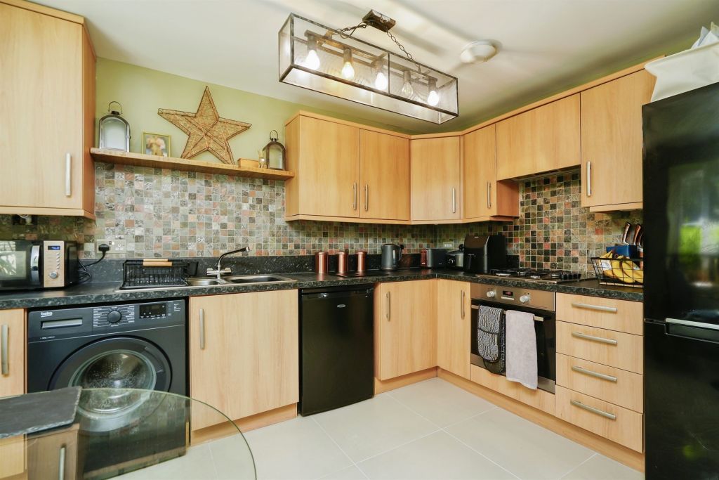 Property photo 2 of 20