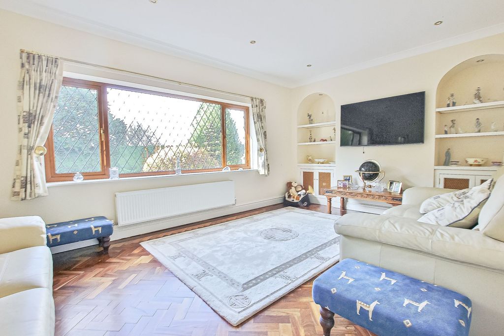 Property photo 3 of 38