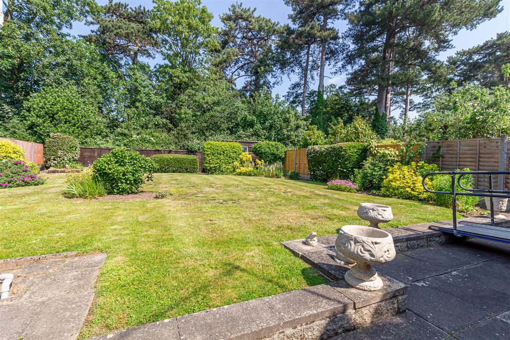 Property photo 3 of 20 Garden-2.Jpg