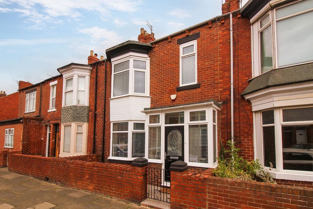 Property photo 1 of 12 External