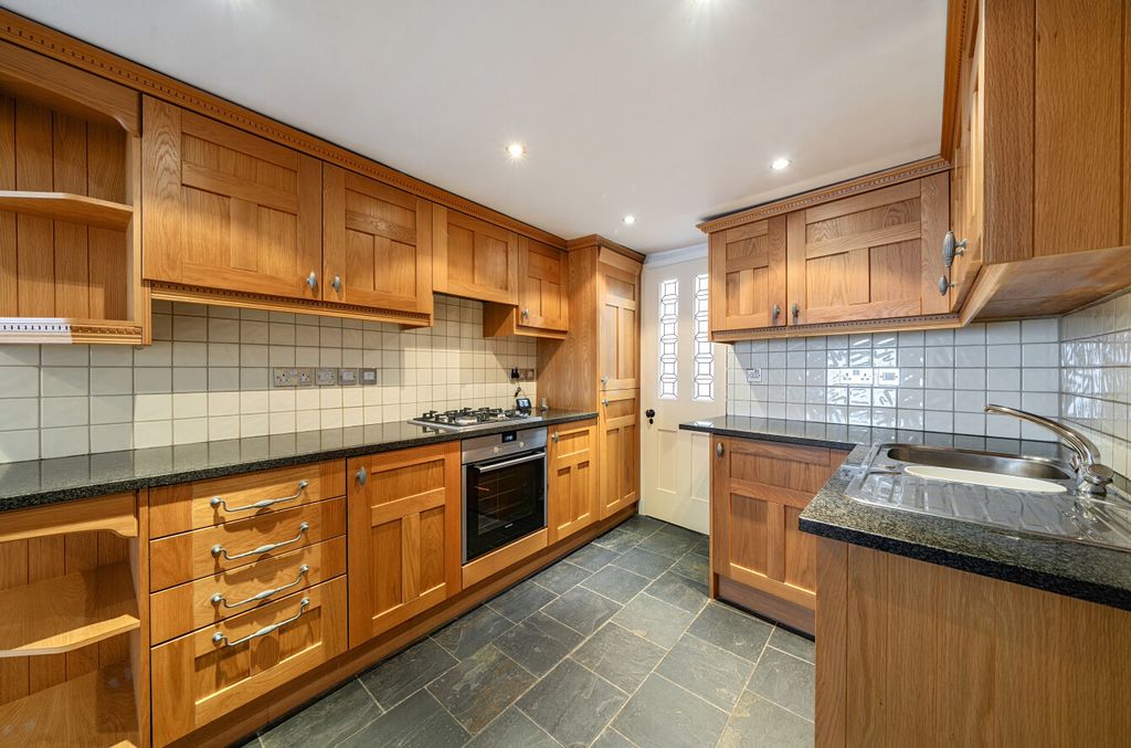 Property photo 3 of 15 1421019-7-69B94Ff...