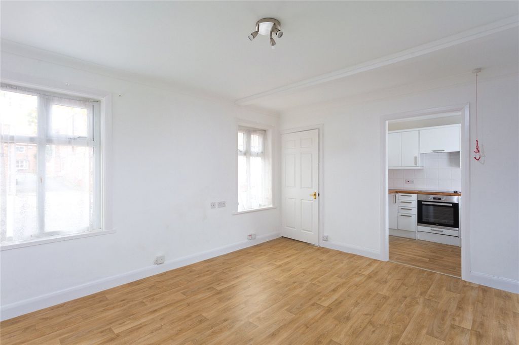 Property photo 3 of 12 Photos