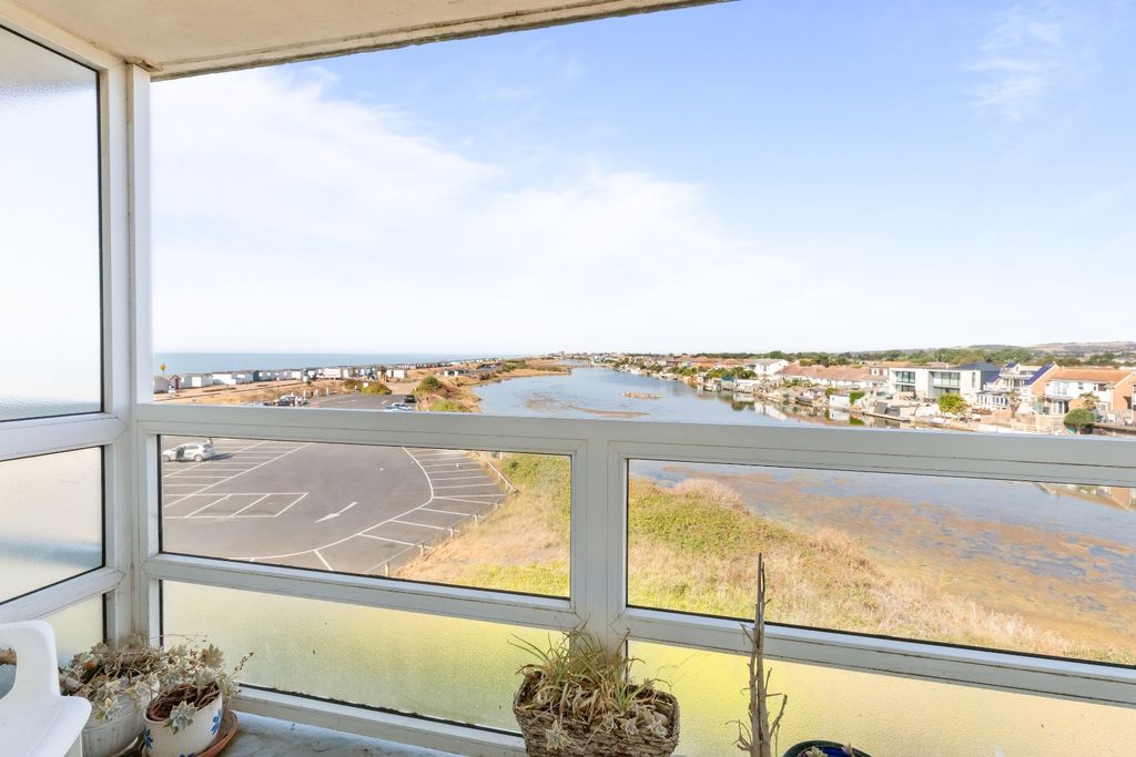 Property photo 3 of 12 5389545