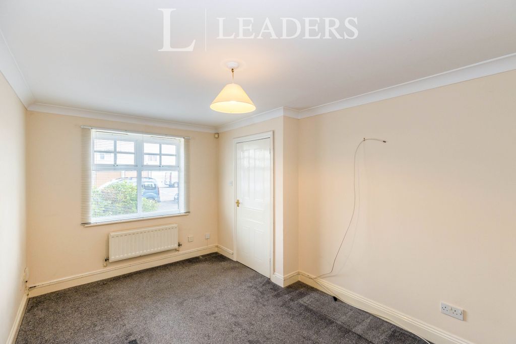 Property photo 2 of 8 134 Magennis Cl Loun