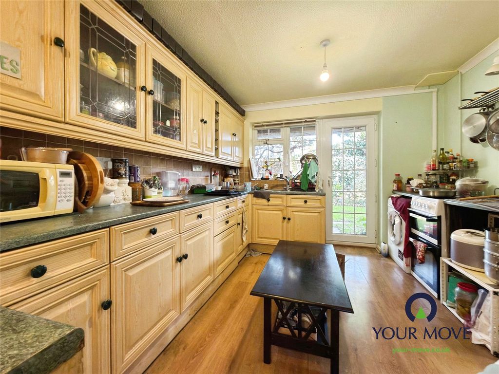 Property photo 2 of 16 Kitchen