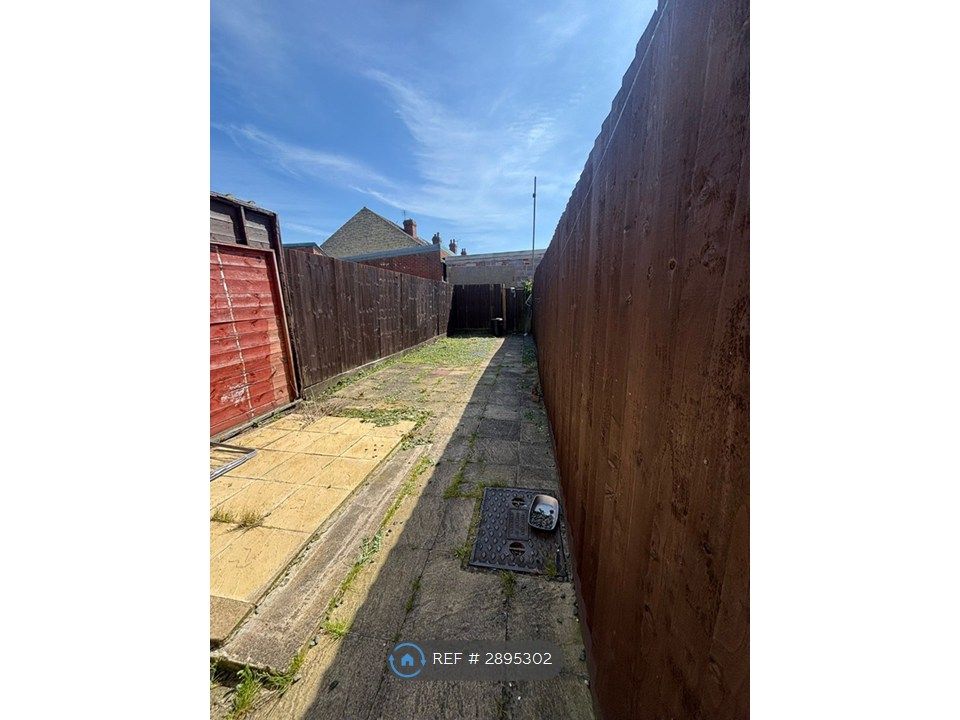 Property photo 3 of 17