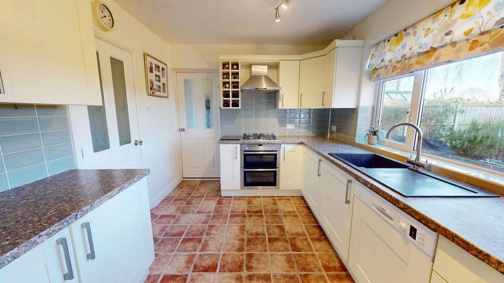 Property photo 2 of 32 3773155