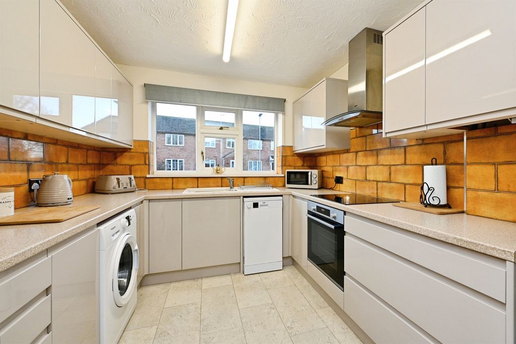 Property photo 2 of 14