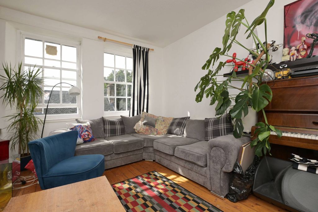 Property photo 3 of 13