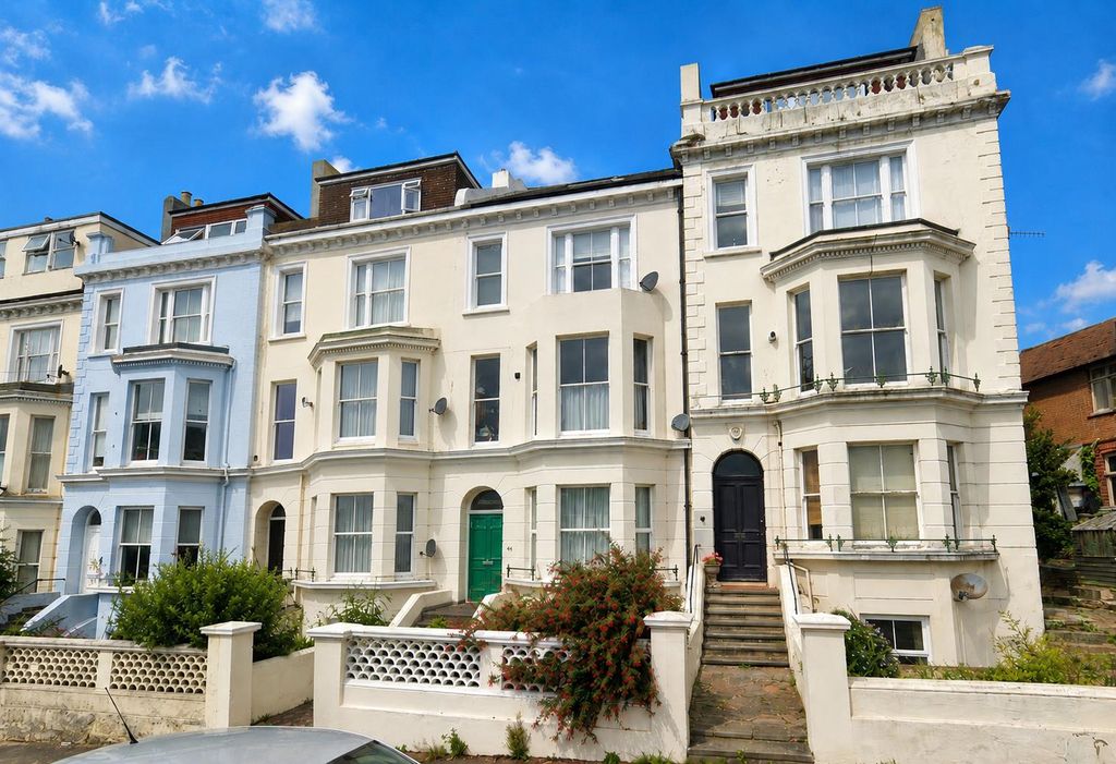 Property photo 2 of 19 2E412E9d-Fa7c-4812-8F6F-677c8B8F2E59.Png