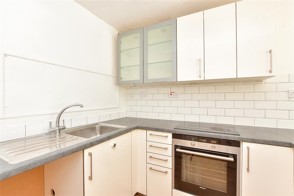 Property photo 2 of 12 Kitchen