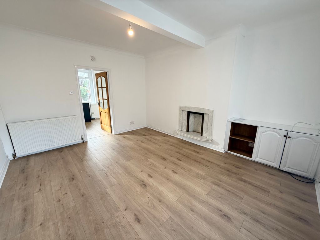 Property photo 2 of 10 2