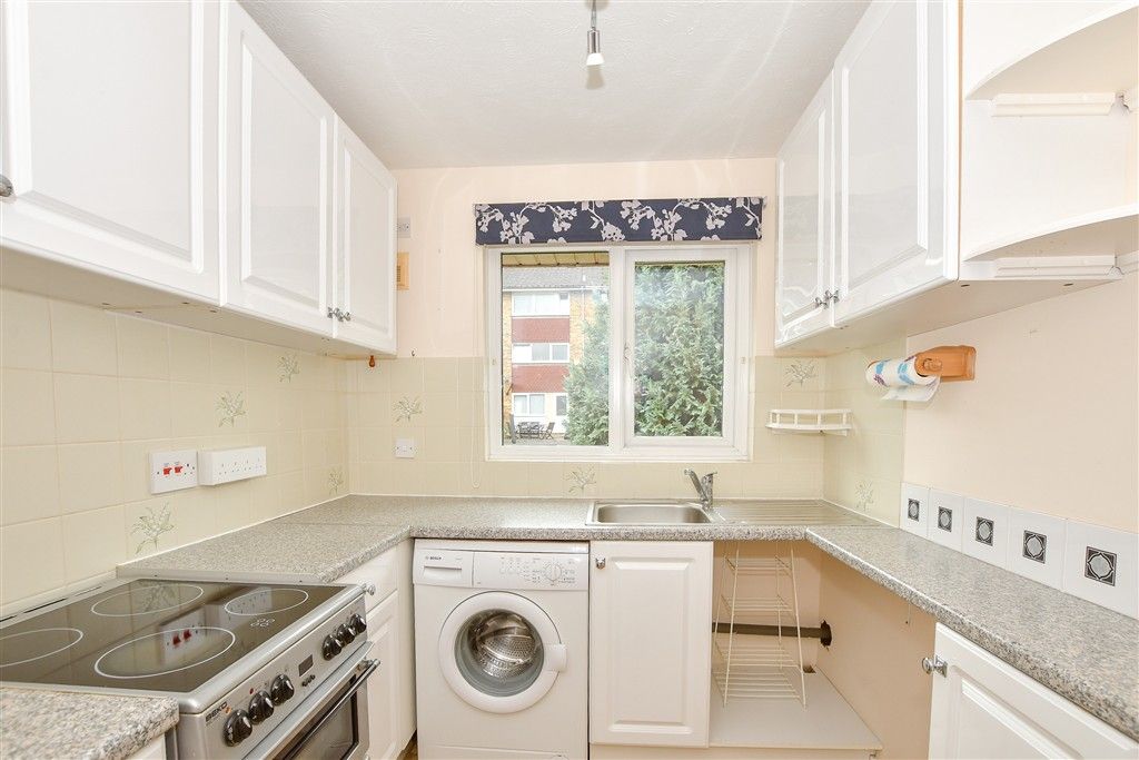 Property photo 2 of 8 Kitchen