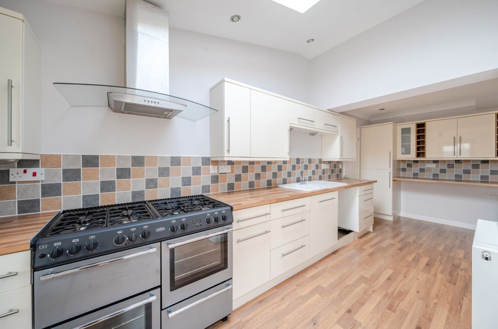 Property photo 3 of 22 1371675-10-68F74F69169d6