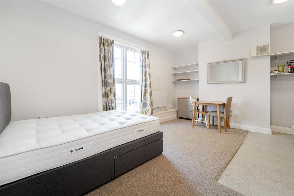 Property photo 2 of 9 Helliwell &amp; Co.